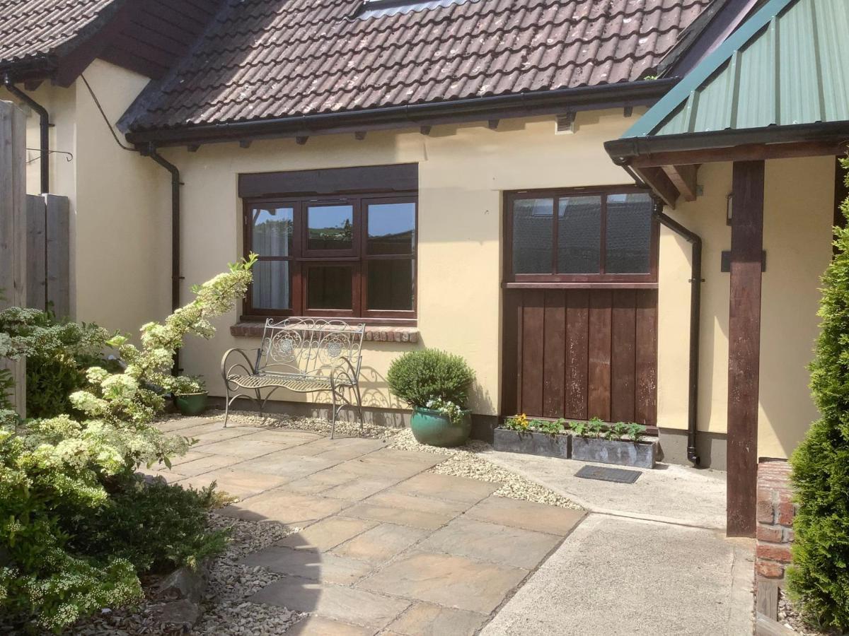 The Forge Villa Winscombe Luaran gambar