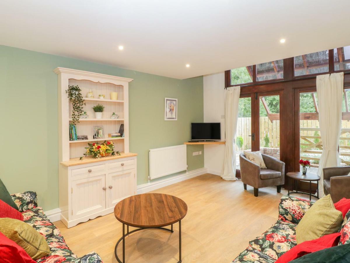 The Forge Villa Winscombe Luaran gambar